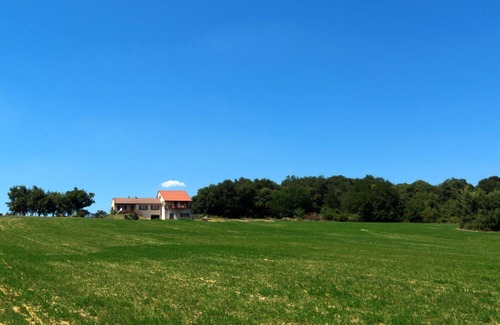 Sonnay Cottage | Cottage 'Gîte Télégraphe, Sonnay' with Mountain View, Shared Pool and Wi-Fi