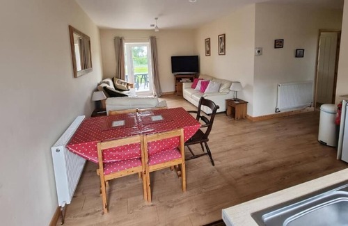 Highbridge Cottage | Cottage in a peaceful setting