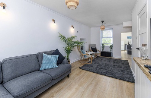 Rhiwbryfdir Cottage | Cottage in Snowdonia with Movie Room & Views