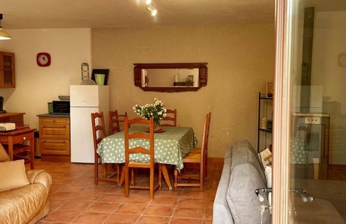 Oisly Cottage | Cottage in Oisly near Loire Castles with Parking and Pets Welcome