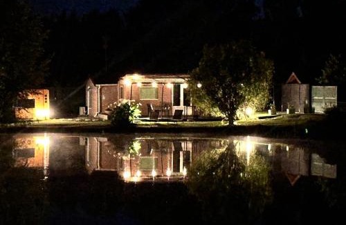 Prouilly Apartment | Cottage Le Rosie au bord du lac avec jacuzzi