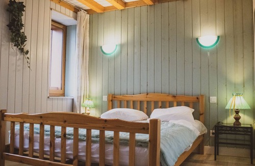 Xonrupt-Longemer Cottage | Cottage 'Les Bruyères' with Mountain View, Shared Terrace and Shared Garden