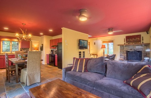 Blowing Rock Cottage | Cottage Near Skiing & Hiking