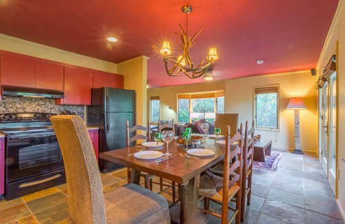 Blowing Rock Cottage | Cottage Near Skiing & Hiking