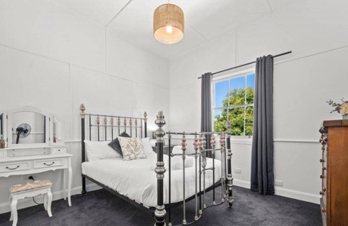 Armidale House | Cottage on Mossman, TOP NOTCH