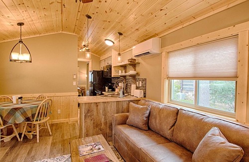 Maggie Valley Cottage | Cottage on the Creek - Perfect for Your Mountain Getaway