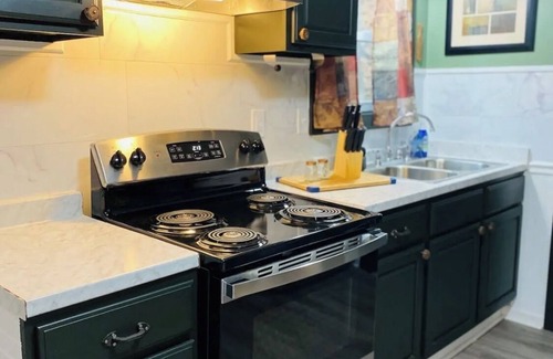 Loudonville Cottage | Cottage on the Creek nPeaceful Stay Loudonville, Ohio. NEW HOT TUB