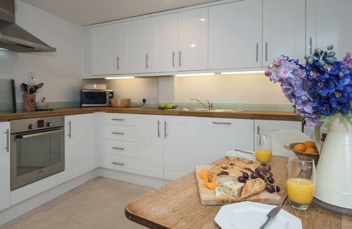 Calne Cottage | Cottage on the Green