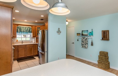 Sebastian Highlands House | πΉπ Cottage Paradise! 2BR/2BA, Pets Welcome, TV, Wi-Fi