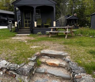 Holderness Hotel | Cottage Place on Squam Lake