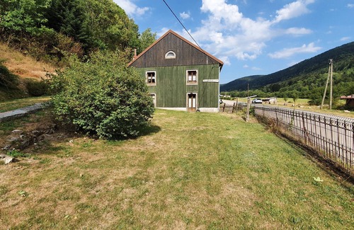 Rochesson Cottage | Cottage 'Rochesson - Le Bistrot' with Mountain View, Private Terrace and Wi-Fi