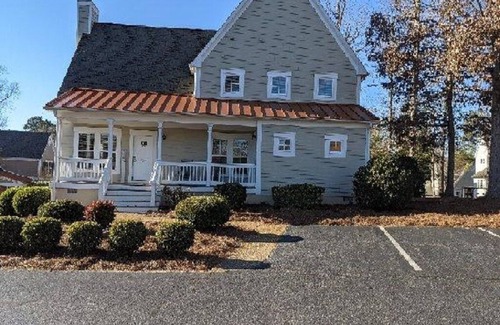 Lackey Cottage | cottage sleeps 6-10 - incluudes both 2 bedroom and 1 bedroom in unuit