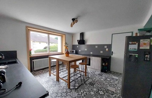 Hadol House | Cottage under the chestnut tree. House with terrace and pond in a quiet setting.