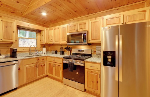 Blue Ridge Cottage | Cottage w/Hot Tub: 3 Mi to Downtown Blue Ridge!