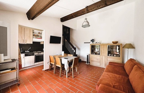 La Londe-les-Maures House | Cottage with 2 bedrooms for 4 people with shared pool and tennis