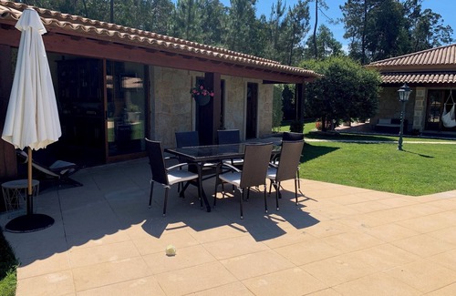 Cardielos Villa | Cottage with 9 bedrooms, picine et jacuzi, close the beach