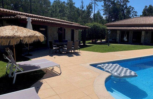 Cardielos Villa | Cottage with 9 bedrooms, picine et jacuzi, close the beach