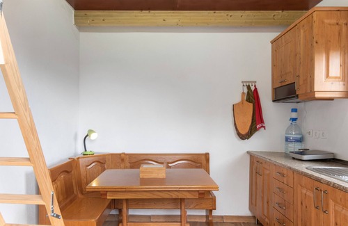 La Solana Cottage | Cottage with Cave, garden, trekking trails and city nearby