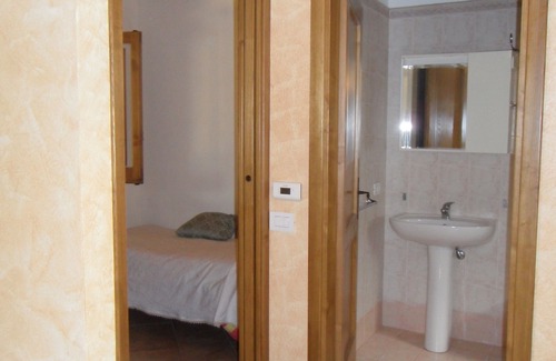 Reggio Calabria House | Cottage with garden in the hills in Reggio Calabria