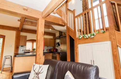Martin Ski Chalet | Cottage With Hot Tub By White Cliffs of Dover