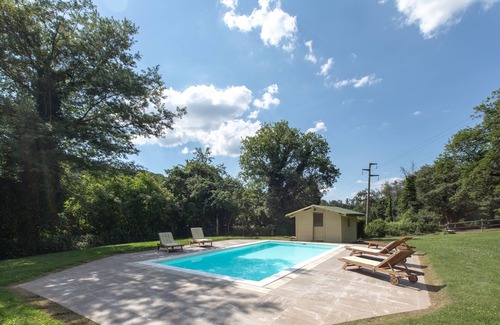 Grotte di Castro Cottage | Cottage with swimming pool, veranda, garden and private parking