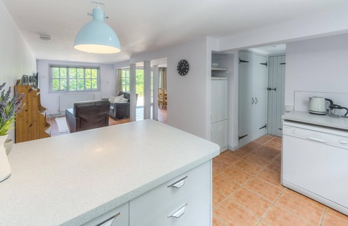 Hunston House | Cottage within easy reach of West Wittering