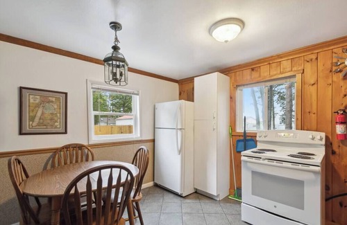 Greenbush Apartment | Cottages 7 & 9 - Fire Pit - Beach - Sleeps 8