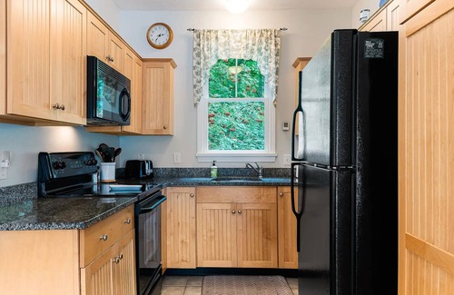 Summer Village Cottage | Cottages at Summer Village, fully furnished cottage, Wi-fi, heated pools, hot tub