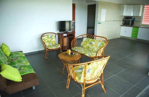 Saint-Francois Cottage | Cottages with swimming pool and SPA - Village Cove has water