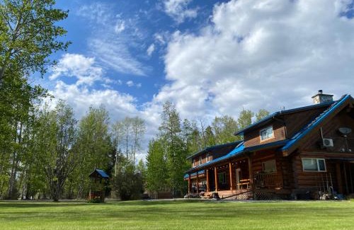 Valemount Ski Chalet | Cougar Mountain Lodge and Resort Cabin Rentals