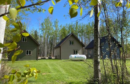 Valemount Ski Chalet | Cougar Mountain Lodge and Resort Cabin Rentals