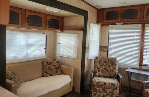 Cottondale RV Rental | Cougar RV in beautiful camp ground.
