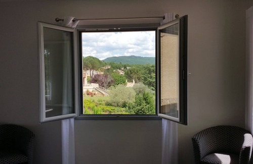 Couiza House | Couiza, near Carcassonne, high spec, luxury house, sleeps 8 with pool.