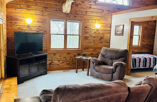 Kirksville Cabin | Country Cabin In The Woods