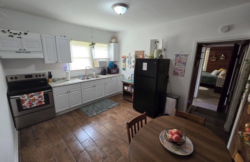 Pine Level Other | Country Charm Cottage - 2br Wifi close to interstate!