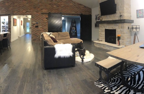 Hurstbourne House | Country Club Designer Home with Gym— Perfect for Derby & ISCO