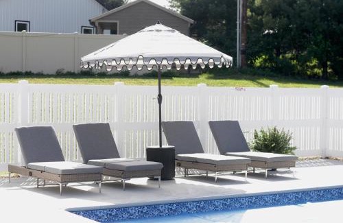 Winesburg House | Country Comfort with Pool Family & Groups