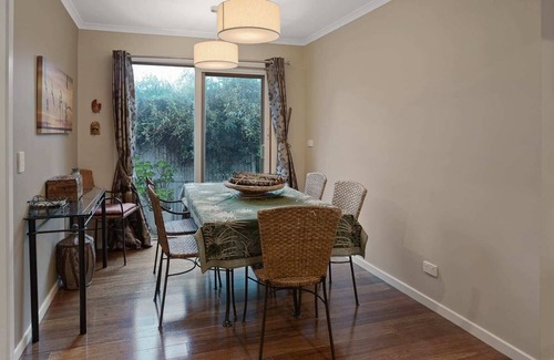Grantville House | Country Cottage by The Bay