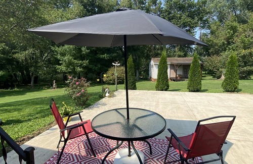 Sharpsburg Cottage | Country Cottage located along the Muskingum River