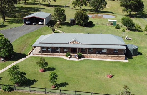 Millfield House | Country Escape with Hunter Valley Wine/Dine within minutes, PLUS a Spa!