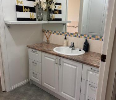 Yarrawonga House | Country Farmhouse on Edge of Town