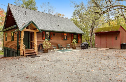 Adirondack House | Country Getaway W/Free WiFi, Gas Fireplace, Deck, Lake View & Washer/Dryer