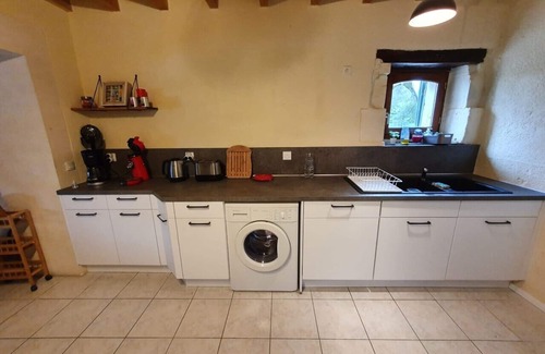 Chaunac Cottage | Country gîte for 12 people with heated swimming pool