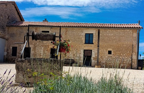 Charras Cottage | Country gîte with its animals, horses, goats, pigs and poultry