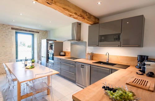 Champagne-et-Fontaine House | Country house with private pool and lovely views