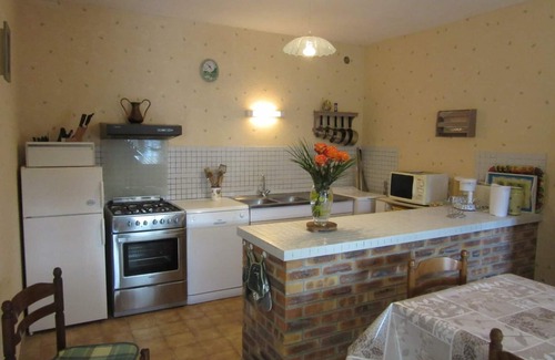 Tourville-sur-Sienne Cottage | Country House in Tourville-sur-Sienne with Garden