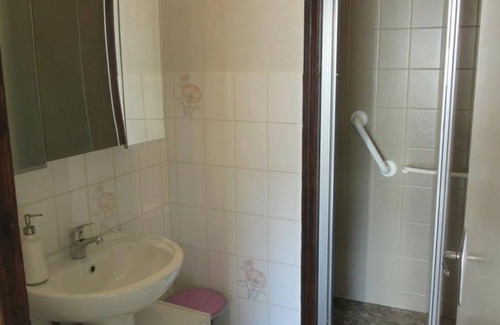 Tourville-sur-Sienne Cottage | Country House in Tourville-sur-Sienne with Garden