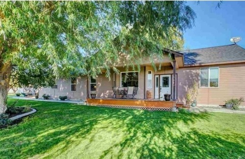 Highland House | Country home for the Family!