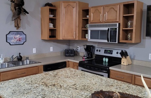 Morganfield House | Country home getaway; great for nature lovers!