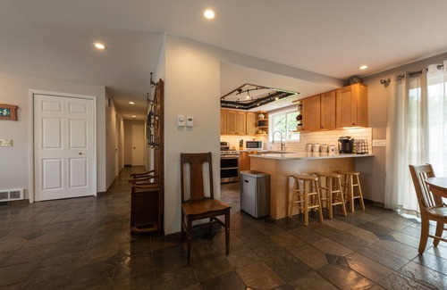 Port Angeles House | Country home just minutes from town